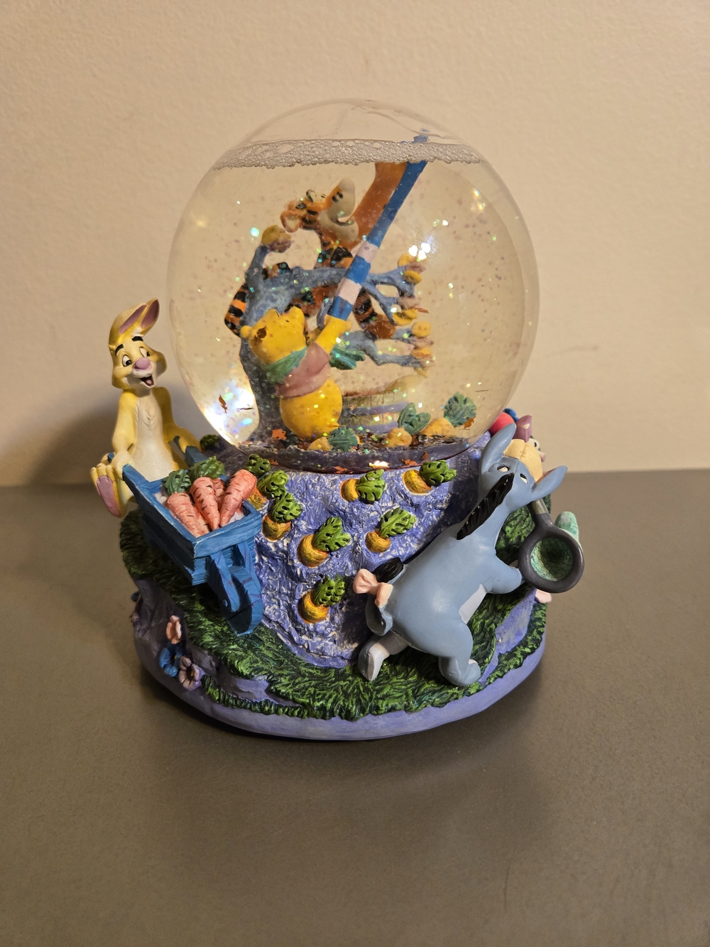 Vintage Disney Store Winnie the Pooh "Blustery Day" Musical Snow Globe